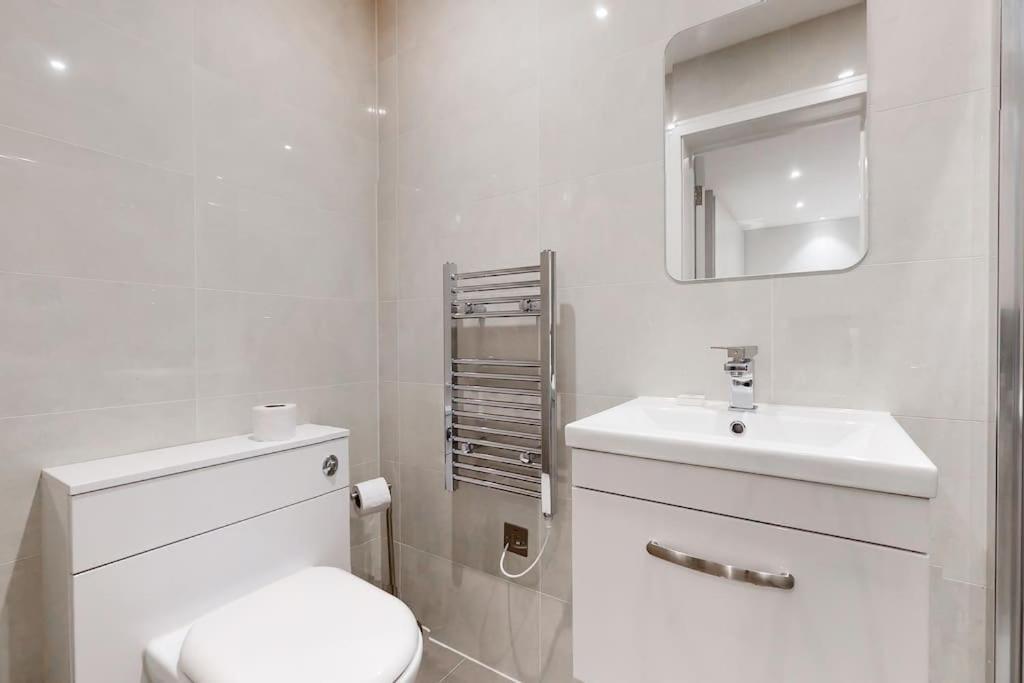 Stylish 2Bed Flat 10Min To Wimbledon Tennis Courts London Luaran gambar